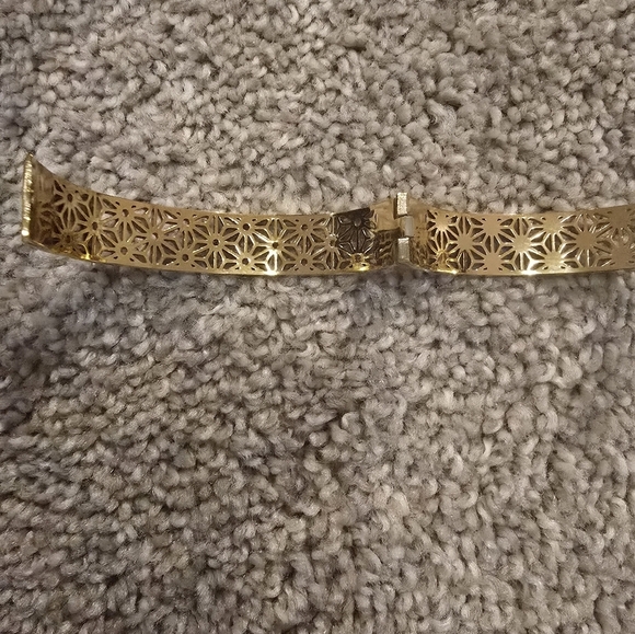 18kgp Dubai Jewelry - Elegant Gold and Blue Floral Bracelet - Picture 5 of 9